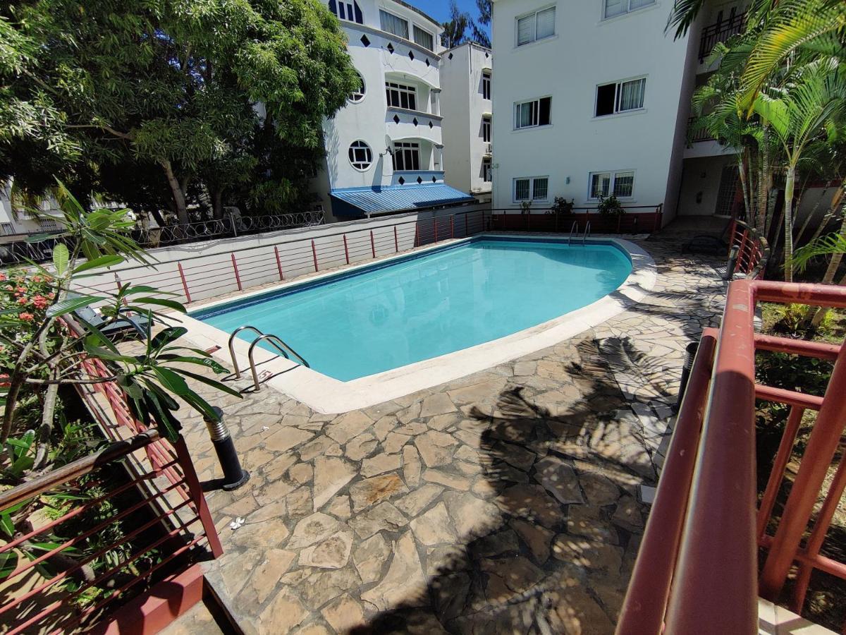Ashiana Oceanside Apartment Flic en Flac Exterior photo