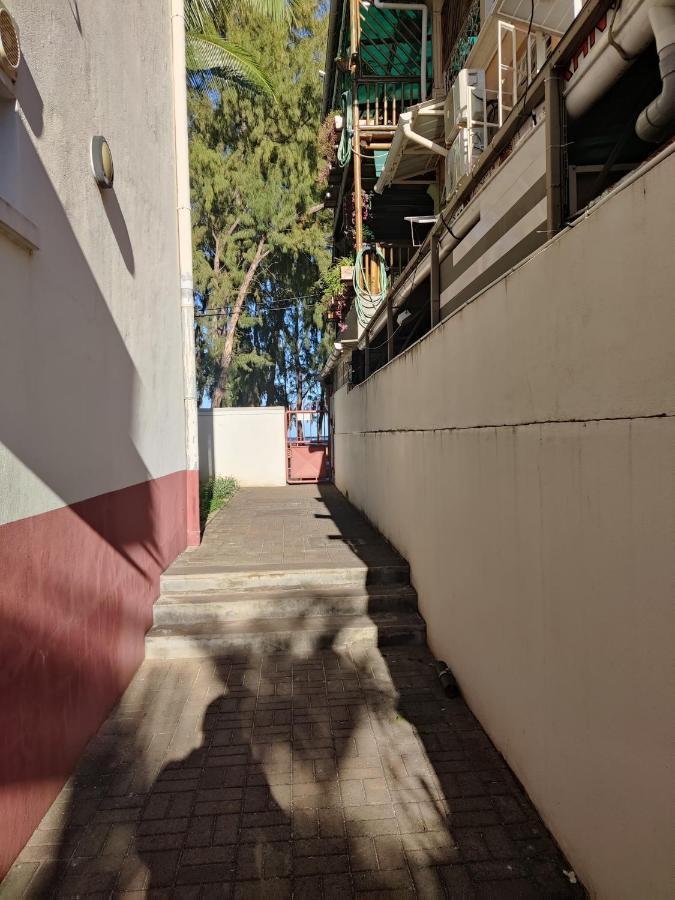 Ashiana Oceanside Apartment Flic en Flac Exterior photo